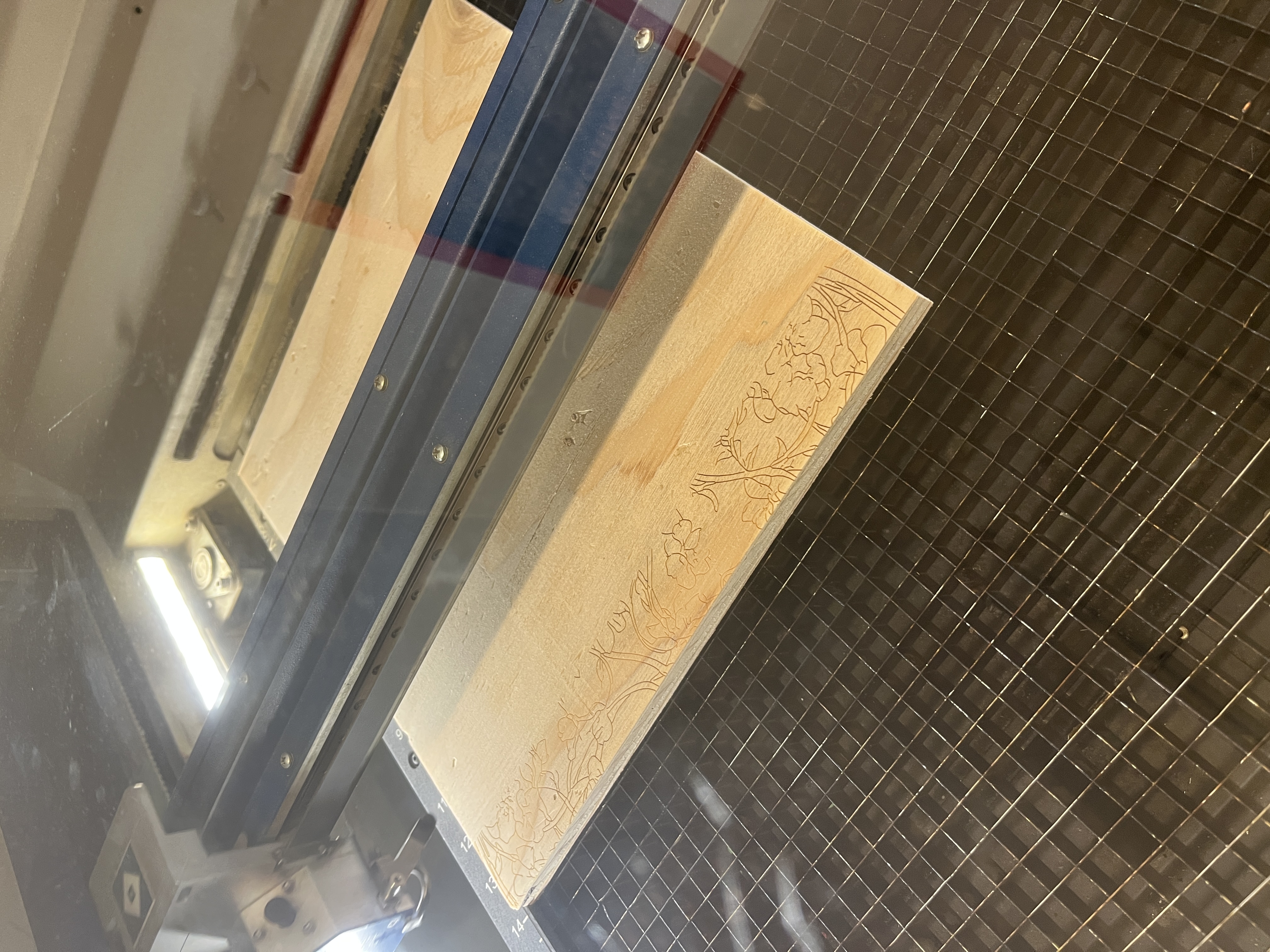 Active laser cutter with design